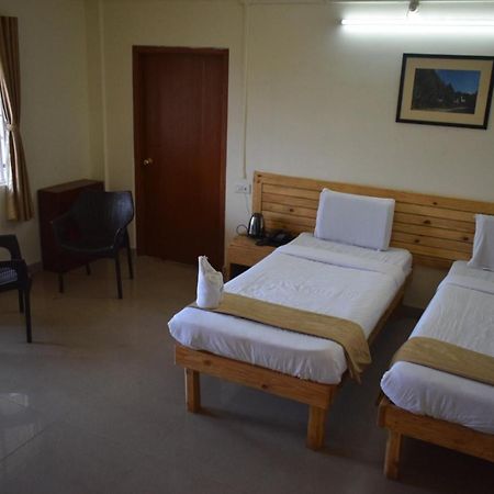 Hotel Travellers INN Shillong Extérieur photo