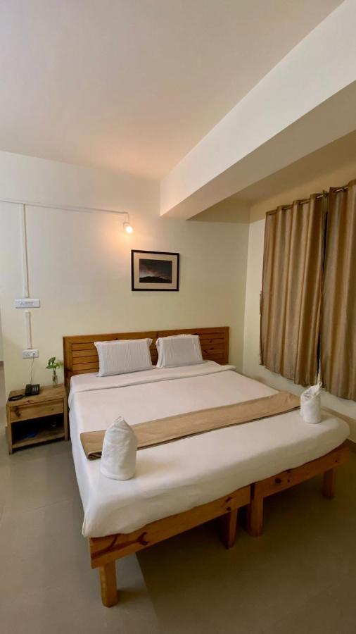 Hotel Travellers INN Shillong Extérieur photo