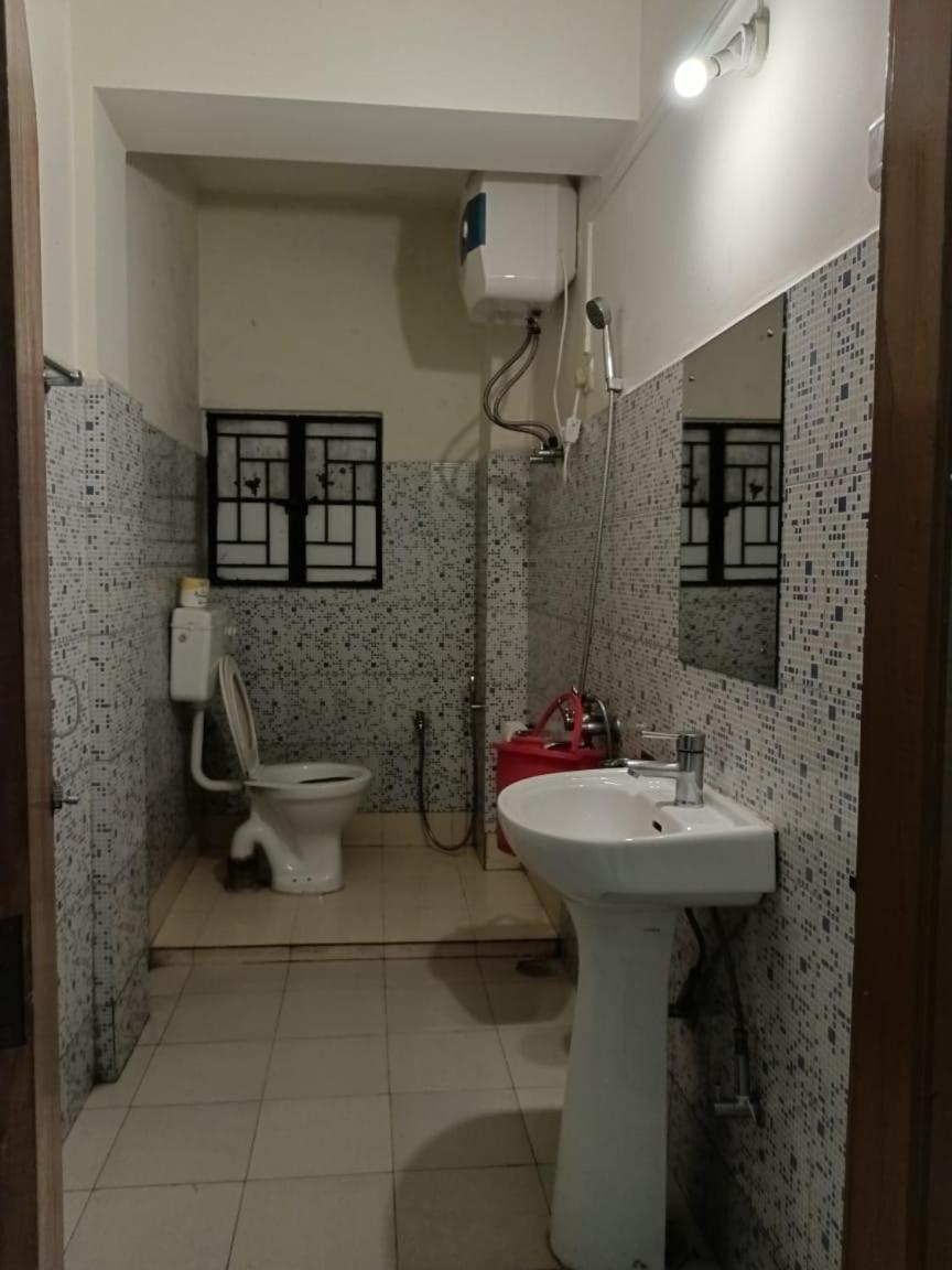 Hotel Travellers INN Shillong Extérieur photo