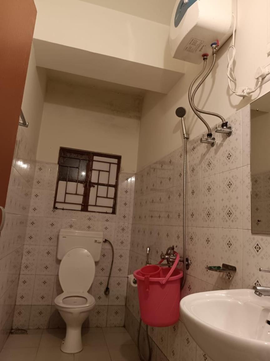 Hotel Travellers INN Shillong Extérieur photo