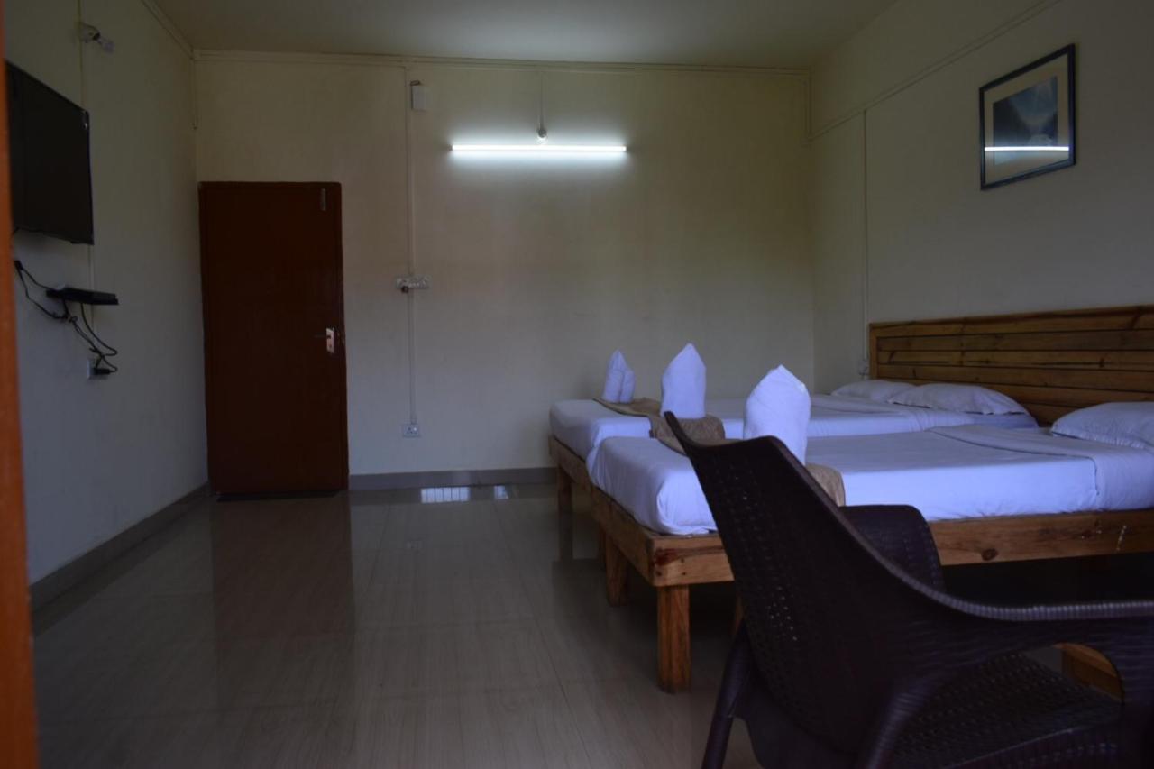 Hotel Travellers INN Shillong Extérieur photo