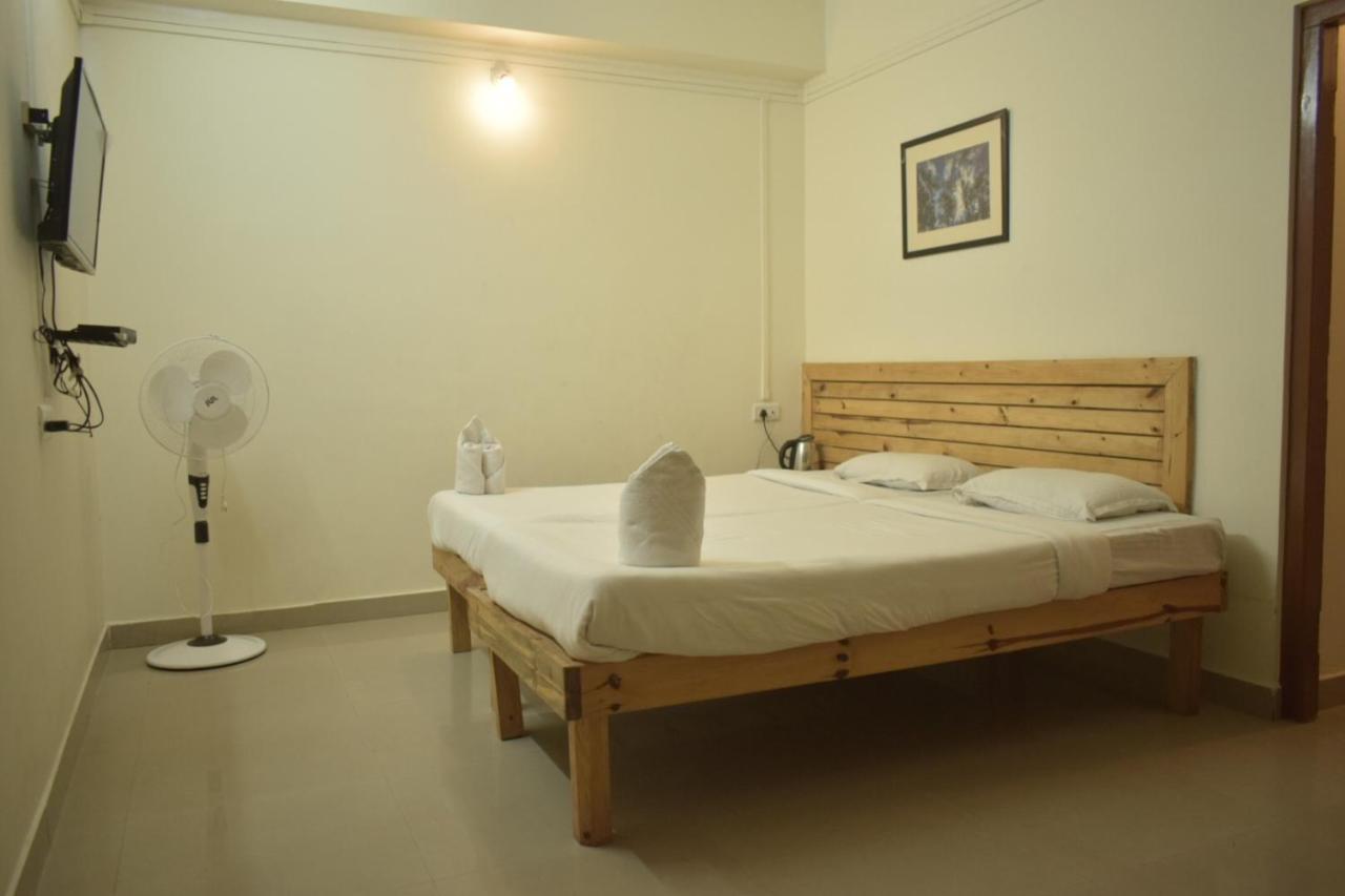 Hotel Travellers INN Shillong Extérieur photo